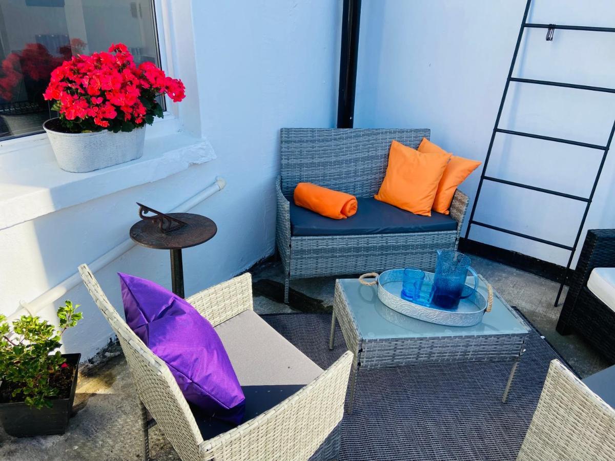 Funky Cozy Cottage With Outside Space 伊斯特布恩 外观 照片